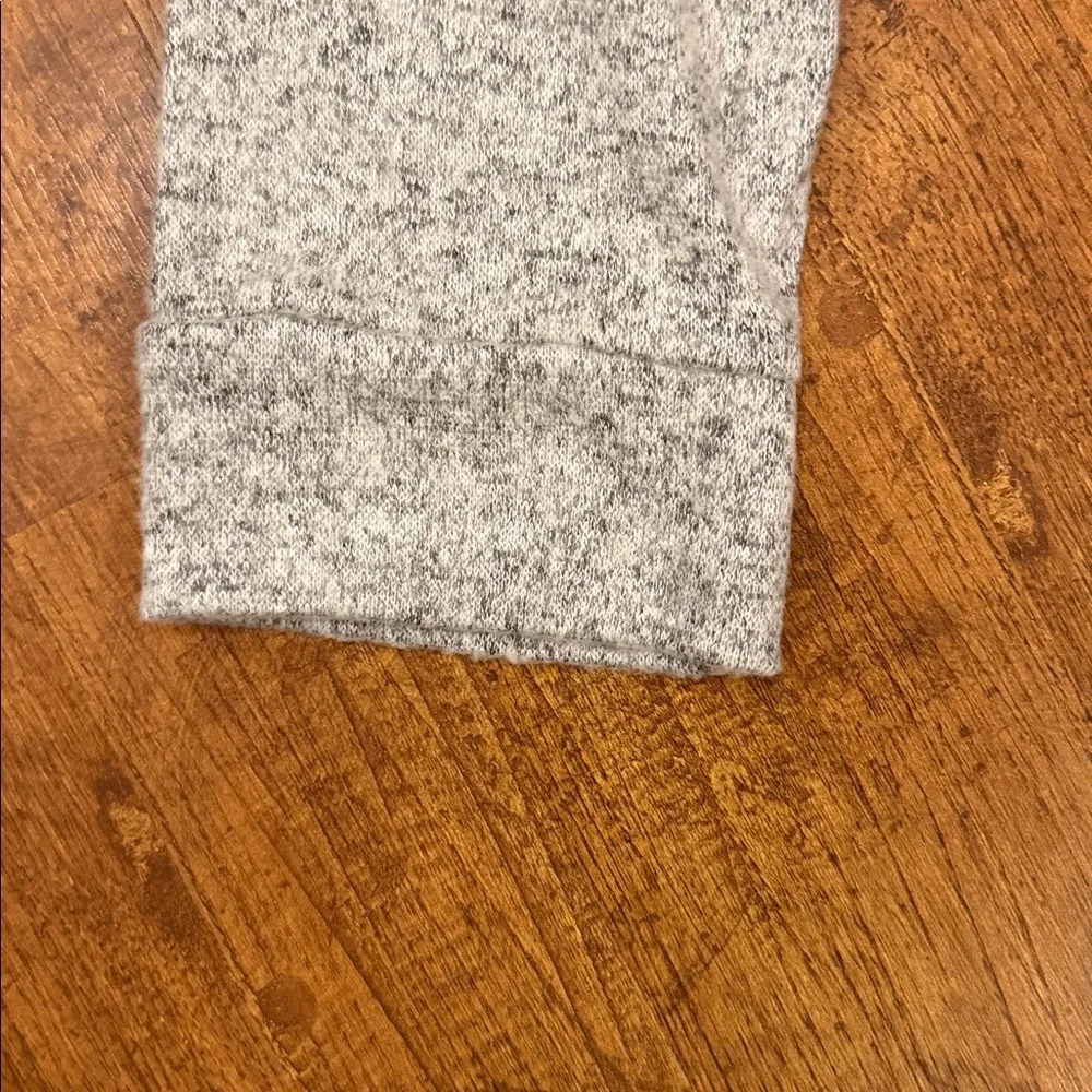 Ultra soft Pink Clover block color sweater size XL new with tags - Picture 5 of 7